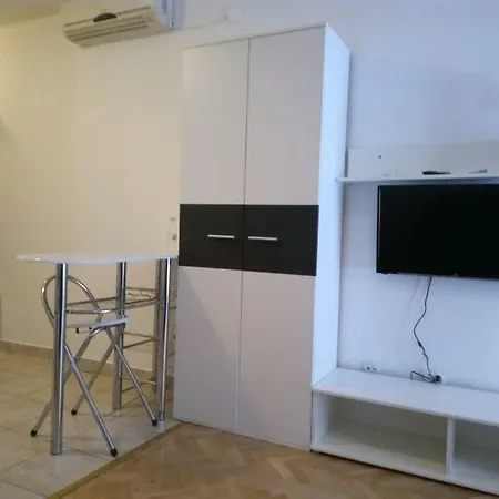 Cosy Single-room App Close To Znjan Beach! Апартаменты *