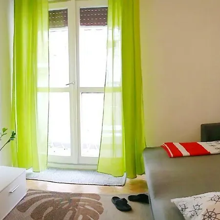 Cosy Single-room App Close To Znjan Beach!